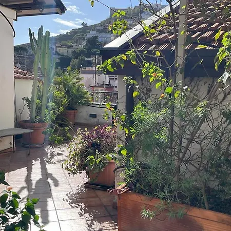 Attico Ventaglieri With Panoramic Terrace 住宿加早餐酒店 那不勒斯